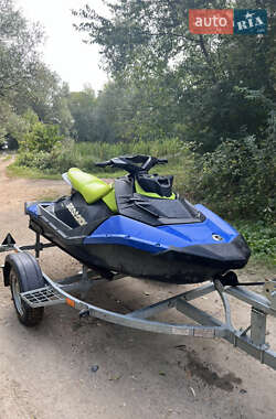 Гідроцикл спортивний BRP Spark 2021 в 