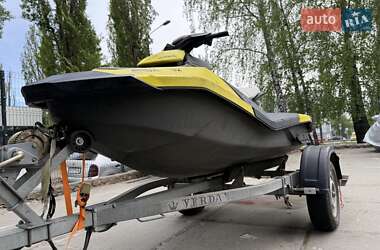 Гідроцикл спортивний BRP Spark 2015 в 