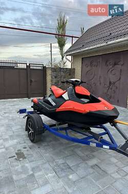 Гідроцикл спортивний BRP Spark 2017 в 