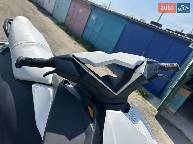 Гідроцикл спортивний BRP Spark 2016 в Харкові
