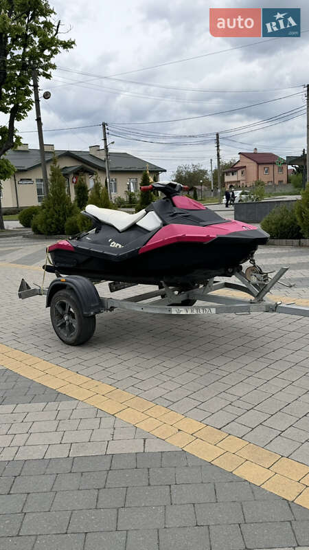 Гідроцикл спортивний BRP Spark 2016 в Львові