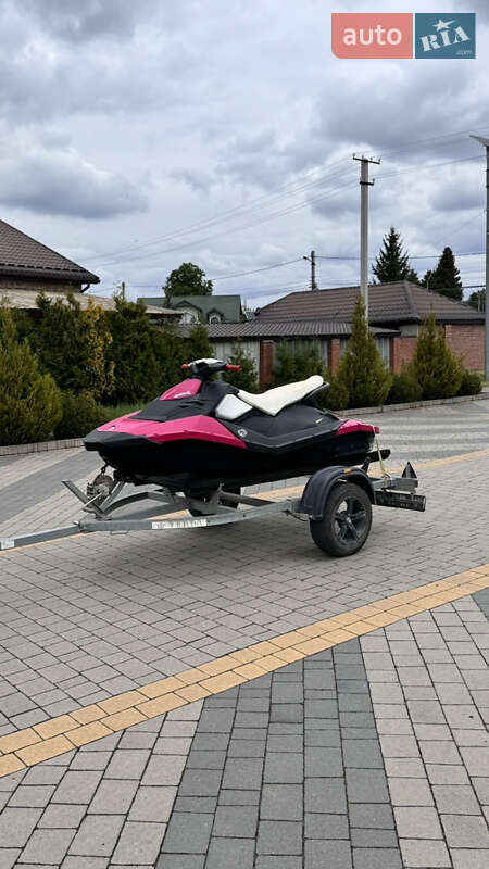 Гідроцикл спортивний BRP Spark 2016 в Львові