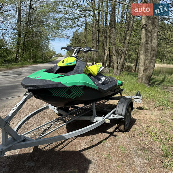 Гидроцикл спортивный BRP Spark 2020 в 
