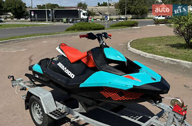 Гідроцикл спортивний BRP Spark 2018 в 