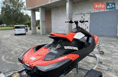 Гідроцикл спортивний BRP Spark 2017 в 