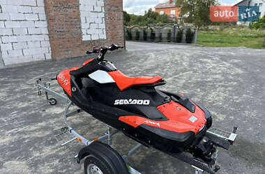 Гідроцикл спортивний BRP Spark 2017 в 
