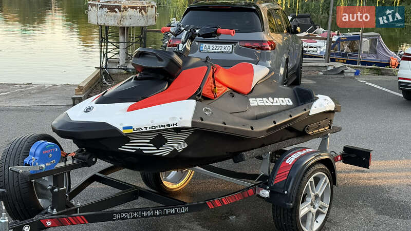 Гідроцикл спортивний BRP Spark 2025 в 