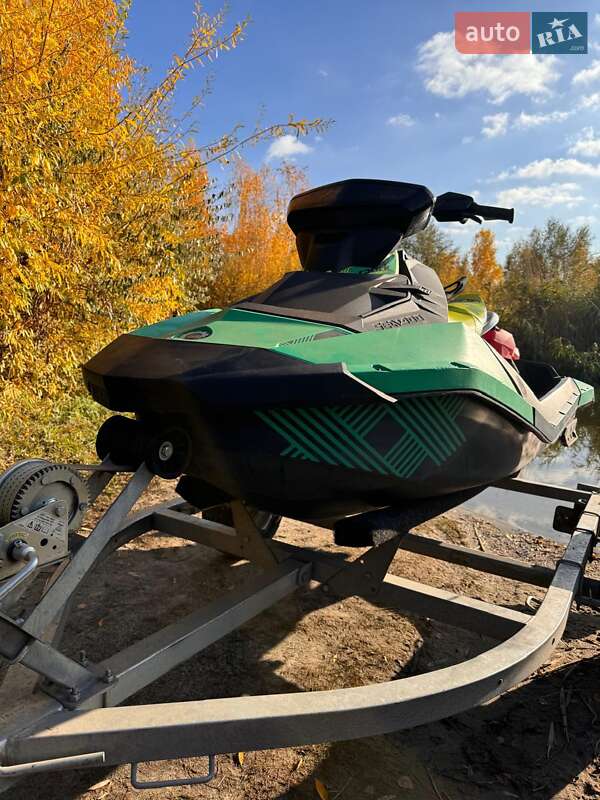 Гідроцикл туристичний BRP Spark 2019 в Харкові фото 4 Гідроцикл туристичний BRP Spark 2019 в Харкові