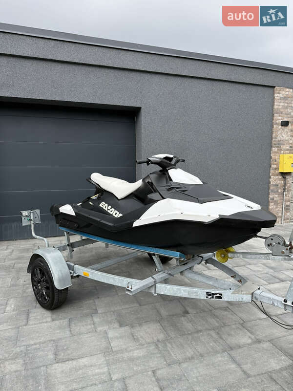 Гидроцикл спортивный BRP Spark 2014 в Днепре