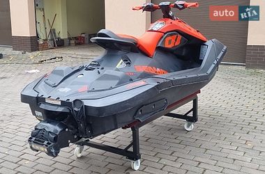Гидроцикл туристический BRP Spark 2022 в Черновцах