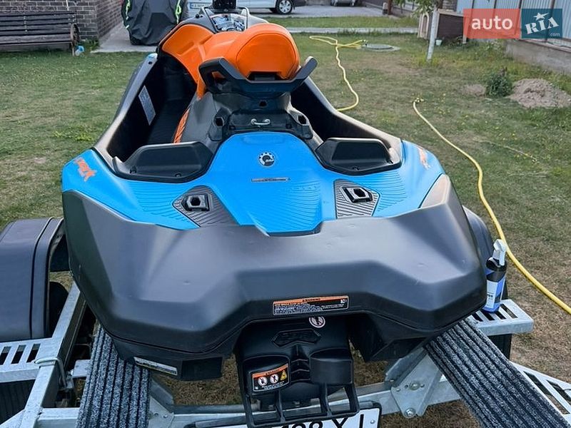Гидроцикл туристический BRP Spark 2026 в Киеве