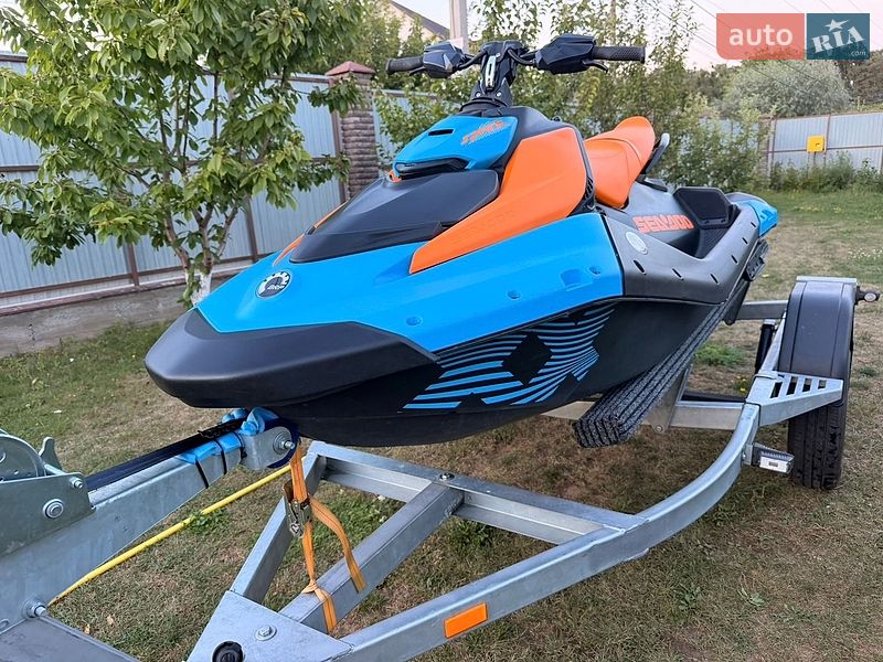 Гидроцикл туристический BRP Spark 2026 в Киеве