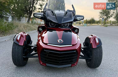 Трицикл BRP Spyder 2017 в 