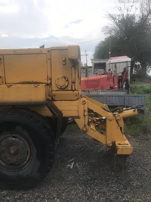 Автогрейдер Брянский Арсенал ДЗ 1990 в Умани