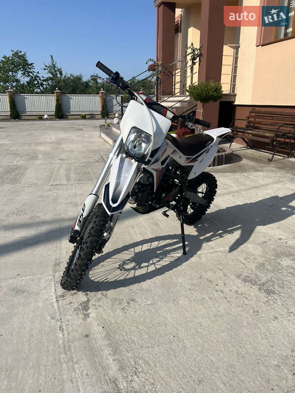 Пітбайк BSE PH10L 125 Enduro 2023 в Івано-Франківську фото Пітбайк BSE PH10L 125 Enduro 2023 в Івано-Франківську
