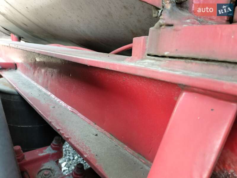 Цистерна полуприцеп BSLT BD 1987 в Луцке