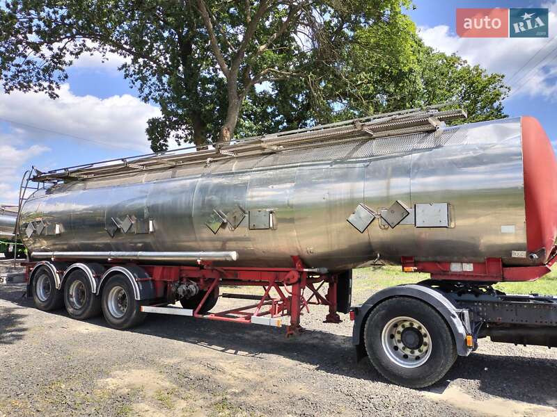 Цистерна полуприцеп BSLT BD 1987 в Луцке