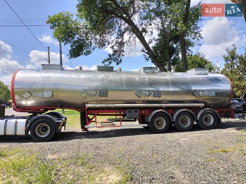 Цистерна полуприцеп BSLT BD 1987 в Луцке