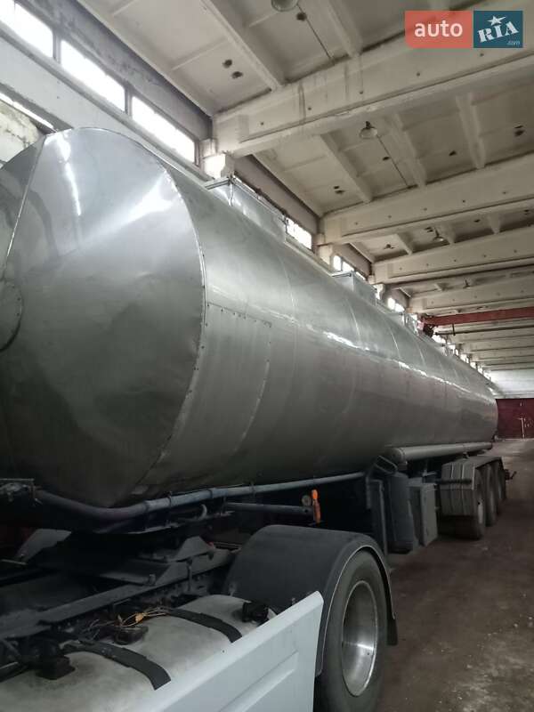Цистерна полуприцеп BSLT STC 1992 в 