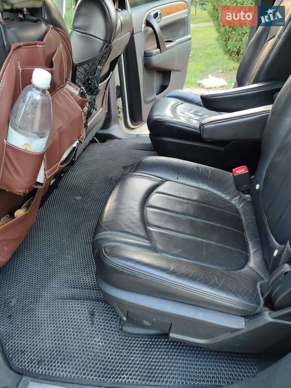 Внедорожник / Кроссовер Buick Enclave 2008 в Черновцах