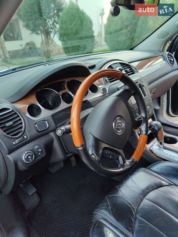 Внедорожник / Кроссовер Buick Enclave 2008 в Черновцах