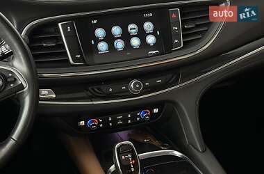 Позашляховик / Кросовер Buick Enclave 2018 в 