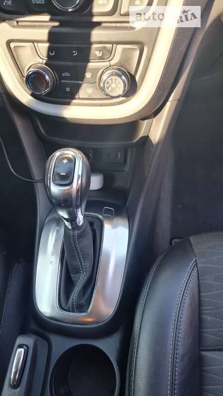 Внедорожник / Кроссовер Buick Encore 2016 в Гатном