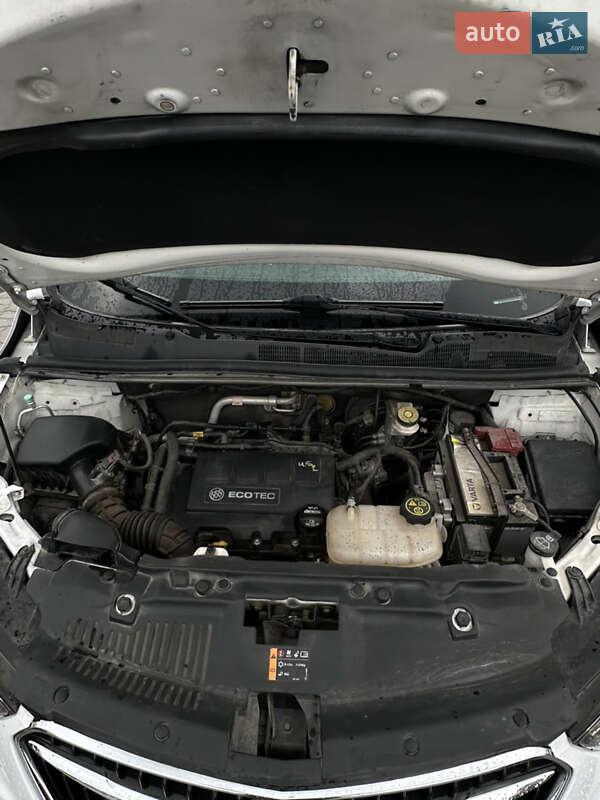 Позашляховик / Кросовер Buick Encore 2016 в Золочеві