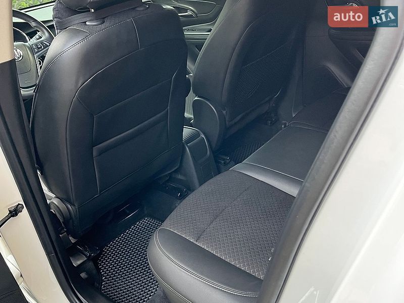 Позашляховик / Кросовер Buick Encore 2017 в Львові