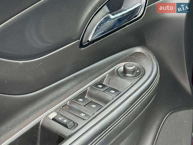 Внедорожник / Кроссовер Buick Encore 2017 в Дрогобыче