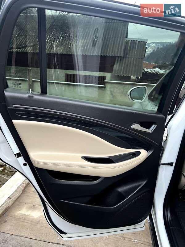 Позашляховик / Кросовер Buick Envision 2016 в Рахові фото 30 Позашляховик / Кросовер Buick Envision 2016 в Рахові