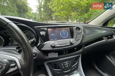 Позашляховик / Кросовер Buick Envision 2018 в 