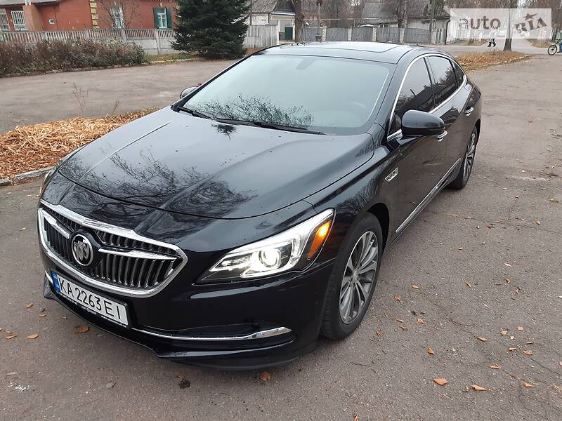 Седан Buick LaCrosse 2016 в Коростене