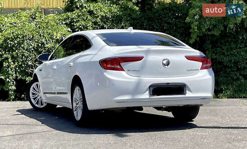 Седан Buick LaCrosse 2018 в Киеве