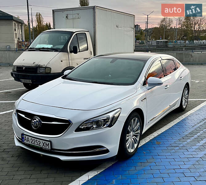 Седан Buick LaCrosse 2018 в Киеве