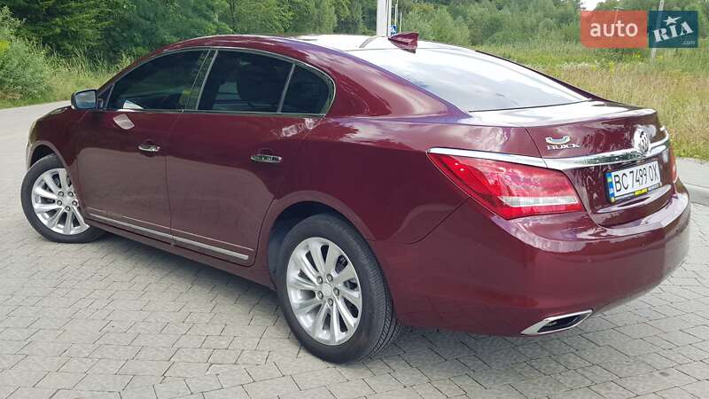 Седан Buick LaCrosse 2015 в Городку