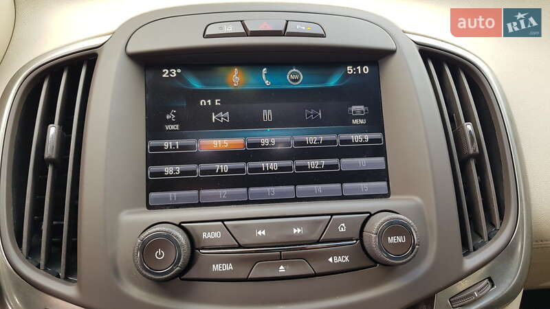 Седан Buick LaCrosse 2015 в Городку