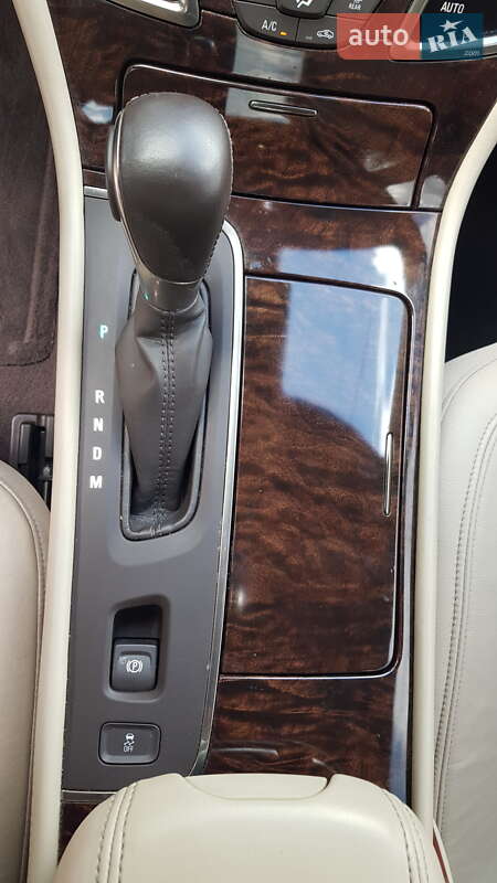 Седан Buick LaCrosse 2015 в Городку