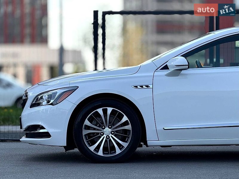Седан Buick LaCrosse 2017 в Киеве