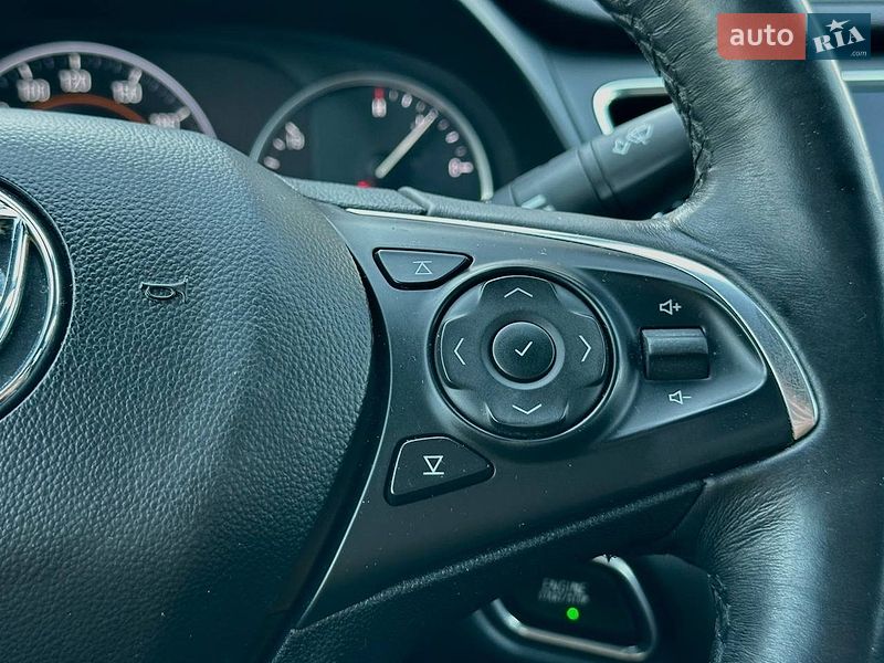 Седан Buick LaCrosse 2017 в Киеве