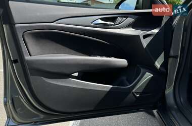 Седан Buick Regal TourX 2018 в 