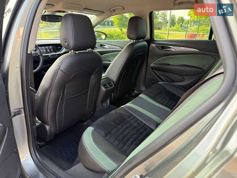 Универсал Buick Regal TourX 2018 в Киеве