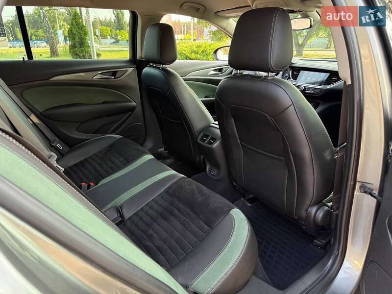 Универсал Buick Regal TourX 2018 в Киеве