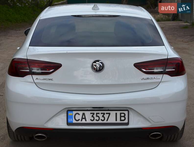Седан Buick Regal 2018 в Киеве