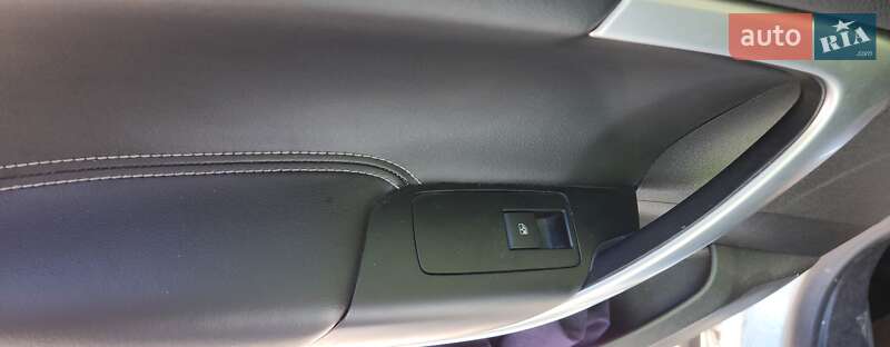 Седан Buick Regal 2015 в Киеве