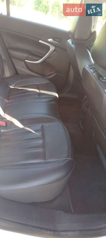 Седан Buick Regal 2013 в Ромнах фото 19 Седан Buick Regal 2013 в Ромнах