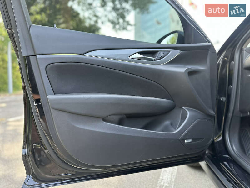 Седан Buick Regal 2018 в Киеве