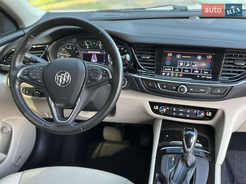 Седан Buick Regal 2018 в Киеве