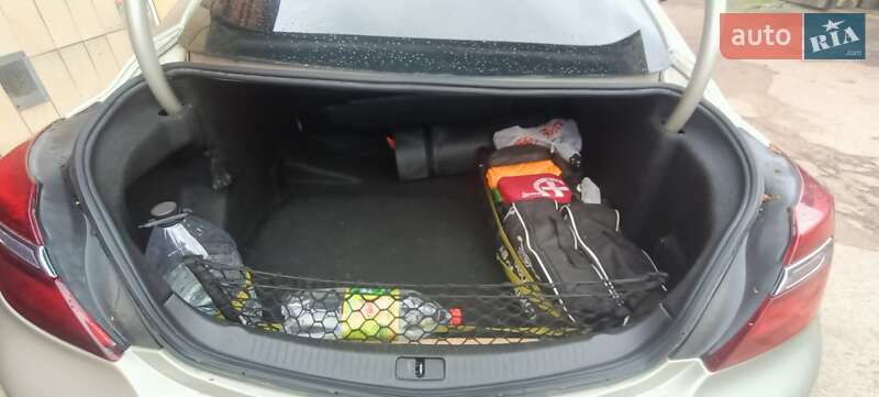 Седан Buick Regal 2015 в Чернігові