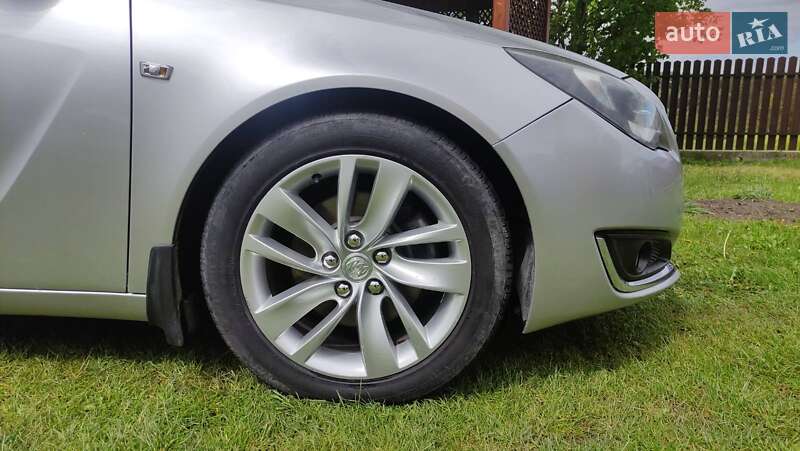 Седан Buick Regal 2013 в Рава-Русской